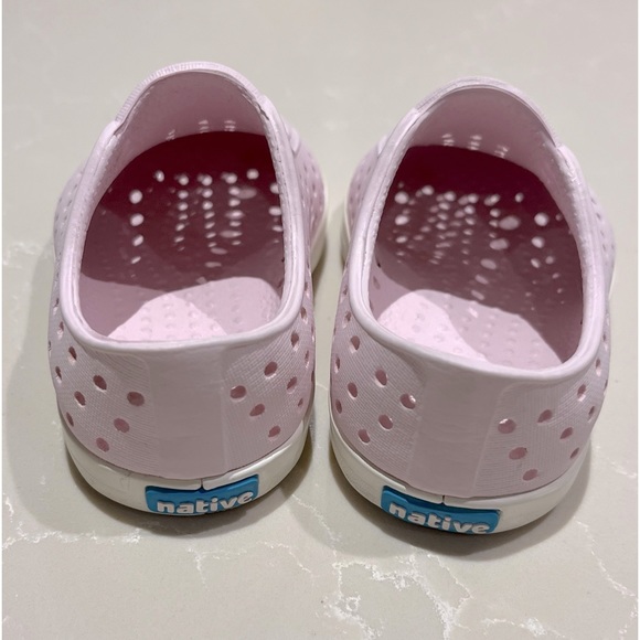 Kids milk pink/shell white Natives size C5. Hardly used, in Excellent condition. - Picture 5 of 9